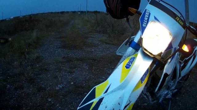 Обзор на кроссовый аппарат Avantis FX 250 LUX смотреть онлайн