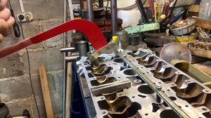 Рассухариватель клапанов для 16 клапанного двигателя.