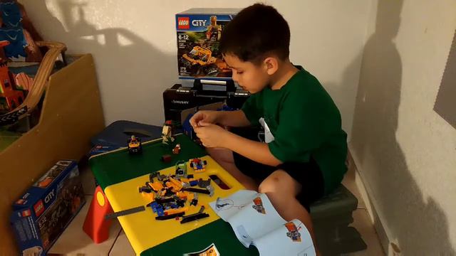 Madden's Builds Lego City Set #60158 смотреть онлайн