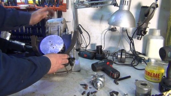 Внутренности инверторного генератора