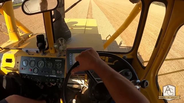 Das Monster aus dem OSTBLOCK - SOUND - Russenkuh - KIROVETS K 701 - V12 ▶ Agriculture Germanyy смотреть онлайн