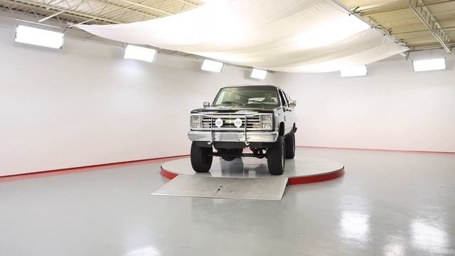 1988 CHEVROLET SUBURBAN смотреть онлайн