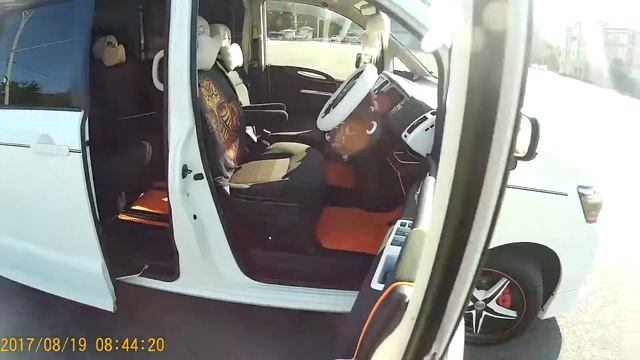 Nissan Serena CC25 Ростов-на-Дону театральная площадь смотреть онлайн