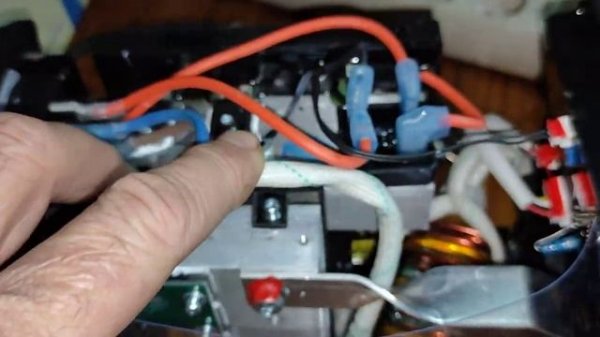 Elitech АИС 200 Д обзор и всё - таки  я его вскрыл.