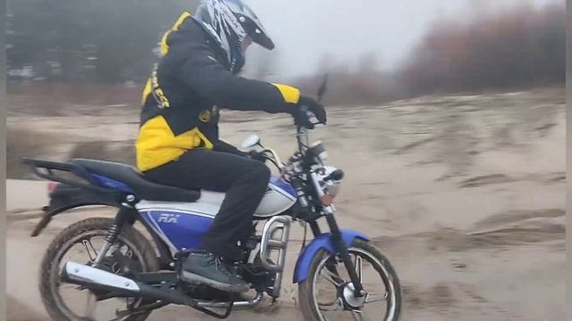 ДРИФТ НА АЛЬФЕ//НА МОТОЦИКЛЕ ПО ПЕСКУ смотреть онлайн