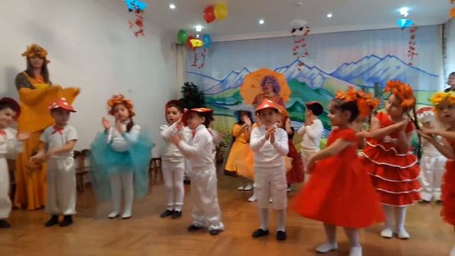 МБДОУ ЦРР Д/С 95 - Осенний утренник 2016 - средняя группа "В" смотреть онлайн