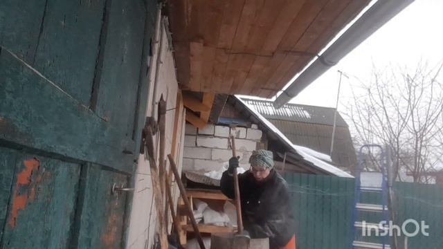 У нас прибавление. Свинушка убралась у себя в загоне. Зачем же мне этот кабан? смотреть онлайн