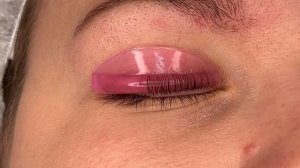 УСТАНОВКА ВАЛИКА И ВЫКЛАДКА В ЛАМИНИРОВАНИИ РЕСНИЦ