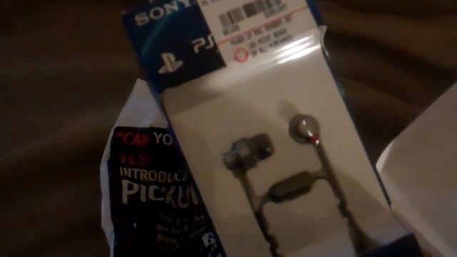 PS Vita First Edition Bundle Unboxing смотреть онлайн