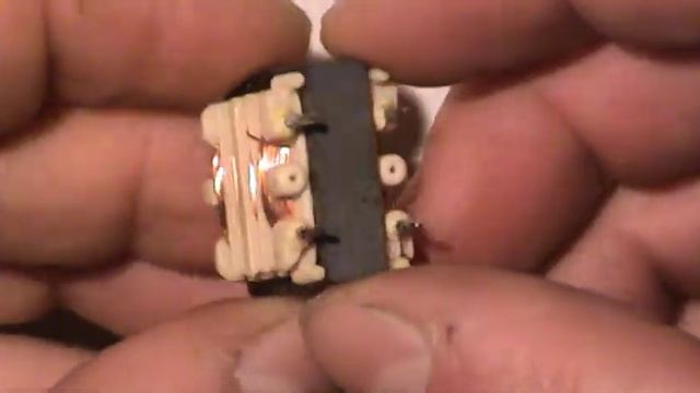 Замена оригинальному сетевому адаптеру питания видеокамеры SONY смотреть онлайн