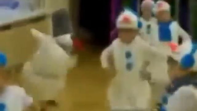 Талант не спрячешь даже под костюмов снеговика смотреть онлайн