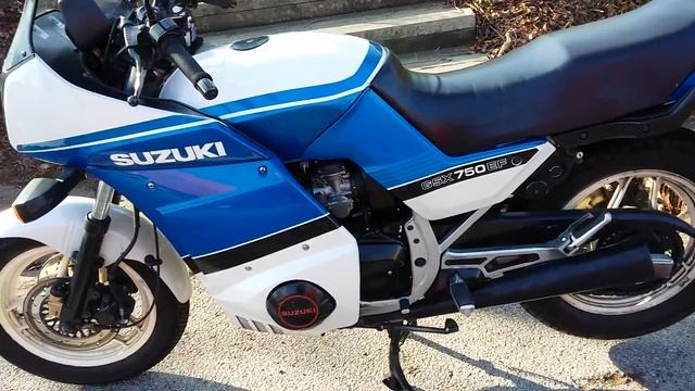 Suzuki GSX 750 EF смотреть онлайн