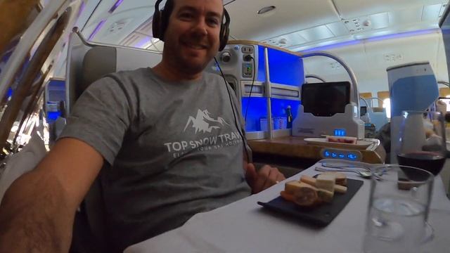 Emirates A380 Business Class Review | The best seats revealed! смотреть онлайн