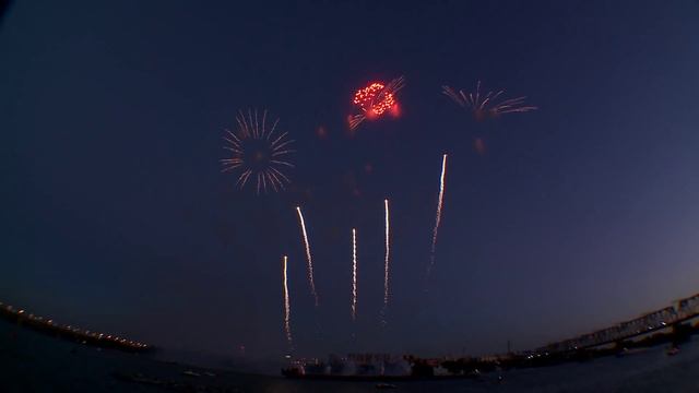 11й фестиваль фейерверков на реке Обь. смотреть онлайн