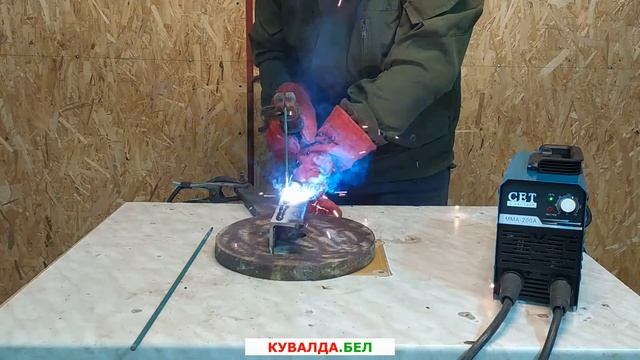 Сварочный аппарат инверторный CET MMA 200A смотреть онлайн