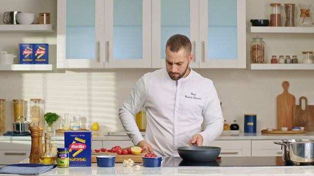 Фузилли с песто Дженовезе и креветками от Кателло Сансоне смотреть онлайн