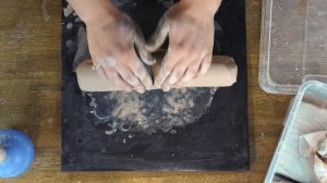 Как подготовить глину для ручной лепки или гончарного круга