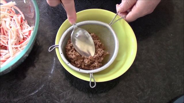 Такого вкусного салата Вы еще не пробовали! Японский КРАБОВЫЙ САЛАТ с тунцом. смотреть онлайн