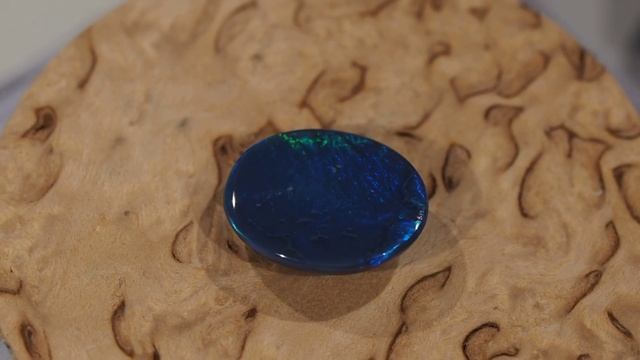 Черный опал из Австралии с очень редким рисунком смотреть онлайн