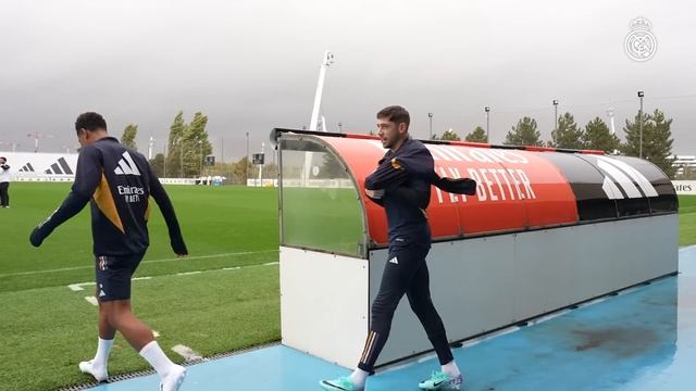 CRAZY RAIN TRAINING! | Ciudad Real Madrid смотреть онлайн