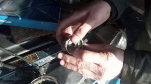 Мазда 626.Замена ремня и роликов грм.