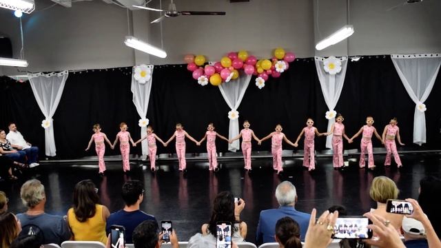 Miami Dance Collective Studio Program Spring 2023 Showcase - Show 2: Get Groovy смотреть онлайн