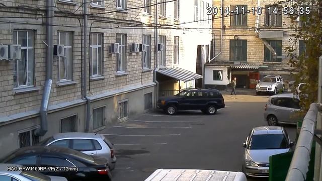 Уличная HDCVI камера с вариофокалом HAC HFW1100RP VF 2.7-12 mm 12mm День смотреть онлайн