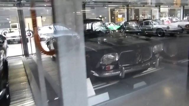 Classic Remise Berlin, Walk around Teil 1 ( Bugatti, LaFerrari, Diablo, Enzo, Oldtimers...) (HD) смотреть онлайн