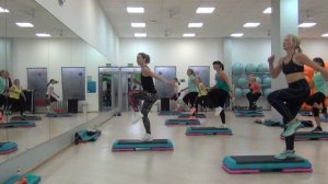 Функциональная тренировка со степом и гантелями