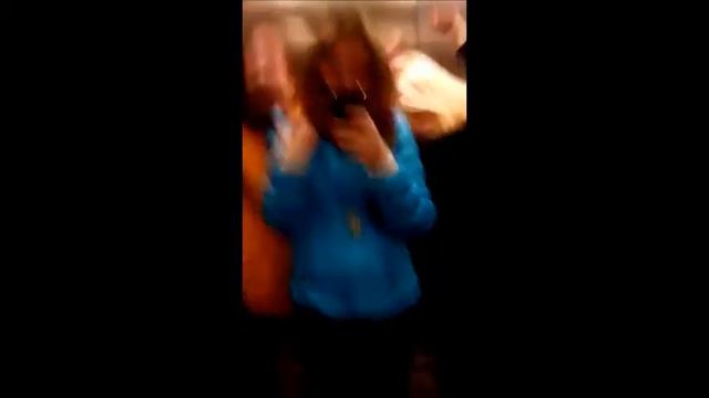 Одна история о том как 3 тёлки покатались на лифте смотреть онлайн