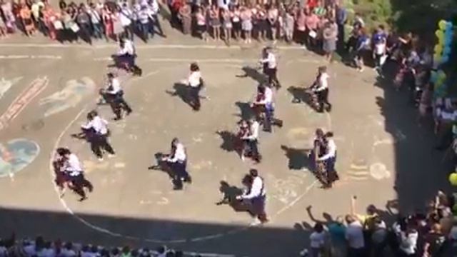 Вальс 2018 137 школа город.Днепр смотреть онлайн