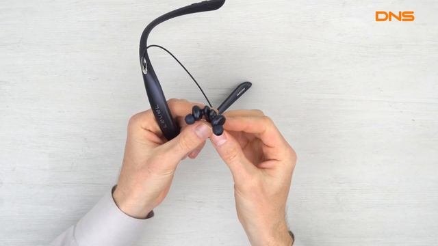Распаковка Bluetooth гарнитуры Samsung LEVEL U Pro / Unboxing Samsung LEVEL U Pro смотреть онлайн