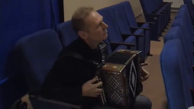 Взял в руки гармонь Саши Баранова) смотреть онлайн