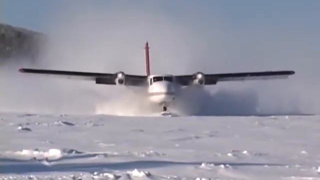 Twin Otter Landing on Frozen Lake смотреть онлайн