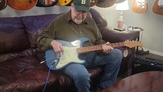 Harley Benton ST-62 Lake Placid Blue unboxing and review смотреть онлайн