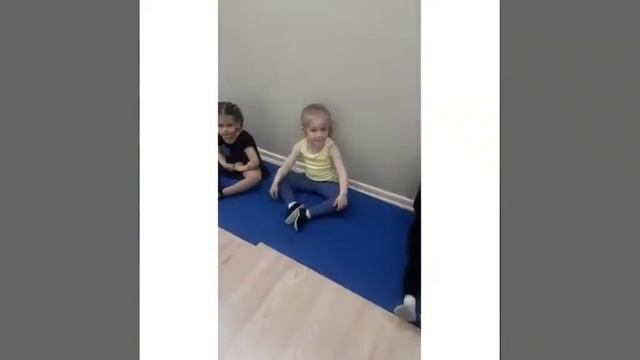 Занятия старательных малышек?