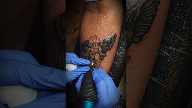 #shorts ? muscular angel with Bird tattoo ? #tattoo #angeltattoo #viral #trending #shorts смотреть онлайн