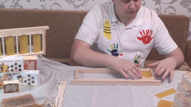 Три способа наващивания рамок для сотового меда смотреть онлайн