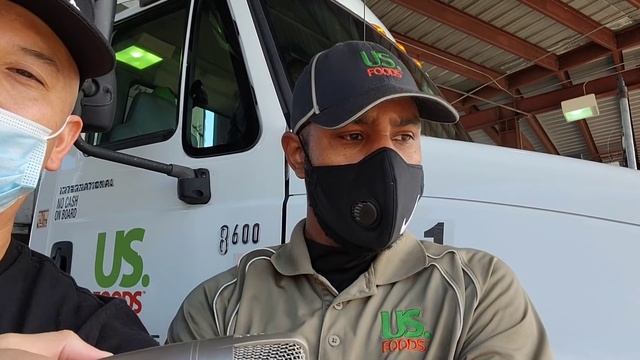 Day In The Life Of A US Foods Truck Driver | $1300-$2100 A Week смотреть онлайн