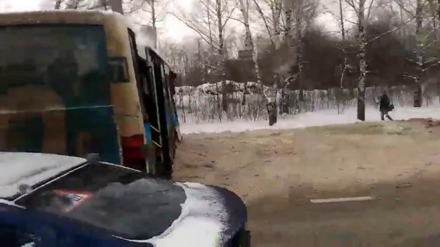 В Ярославле маршрутка врезалась в столб — yarcube.ru смотреть онлайн