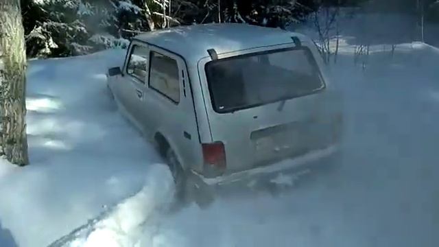 Нива на Каме и-511 в зимнем лесу 2. смотреть онлайн