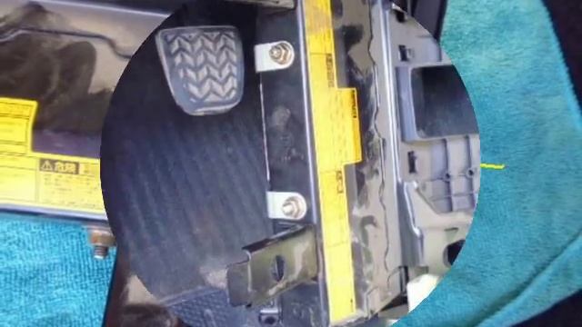 Устранение стука в рулевой колонке в тойота авенсис смотреть онлайн