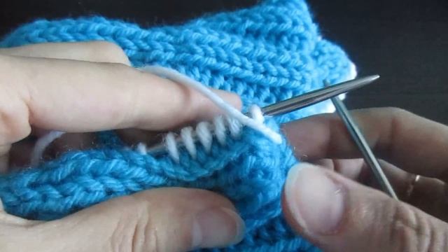 Детская кофта на молнии спицами. Часть 2 смотреть онлайн