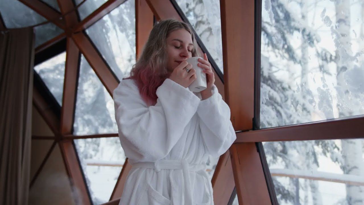 Панорамные иглу в лесу Шерегеша смотреть онлайн