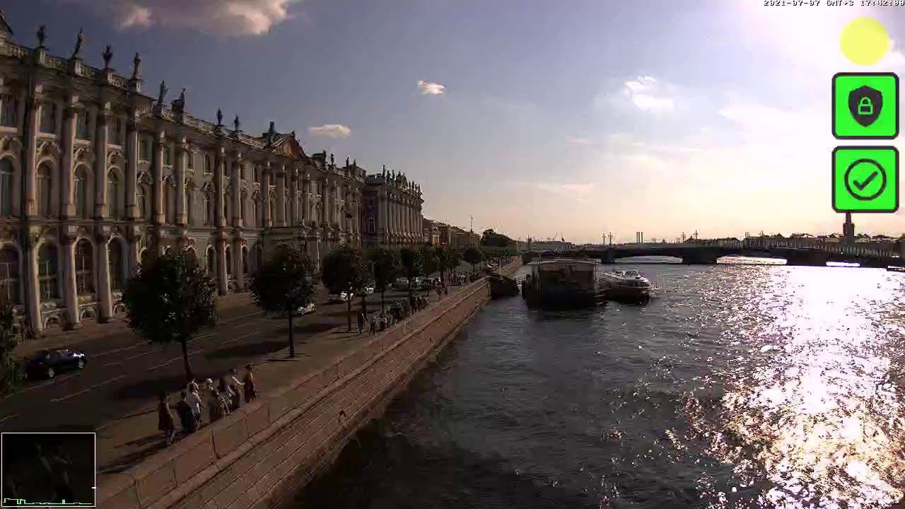 Дворцовая набережная и река Нева Санкт-Петербург онлайн в прямом эфире. Palace embankment and Neva смотреть онлайн