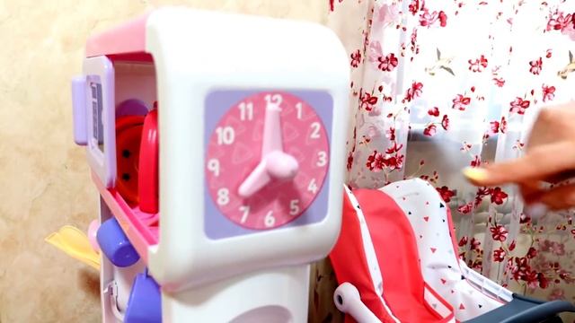 A stroller for baby born doll. Baby Annabell goes for a walk. Baby dolls' morning routines. смотреть онлайн