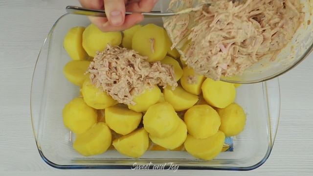 Я не ЛЮБЛЮ аджику, но именно ОНА строит весь ВКУС рецепта✿ Невероятная КАРТОШКА с колбасой в ДУХОВК смотреть онлайн