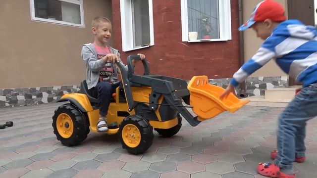 Unboxing And Assembling The POWER Wheel / Kids Ride On Excavator / Baby Car