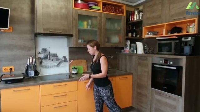 Угловой кухонный гарнитур для маленькой кухни от производителя кухонь "Varvari". Отзывы клиентов смотреть онлайн