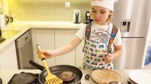 Ужин за 5 минут / Дети готовят / Чем накормить ребёнка / На кухне